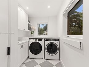 800 NE 72nd St, Miami FL 33138