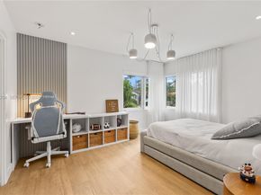 800 NE 72nd St, Miami FL 33138