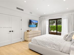 800 NE 72nd St, Miami FL 33138