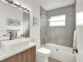 21015 NE 19th Ct, Miami FL 33179