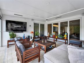 21015 NE 19th Ct, Miami FL 33179