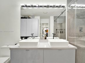 21015 NE 19th Ct, Miami FL 33179