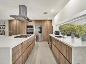 21015 NE 19th Ct, Miami FL 33179