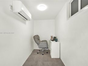 21015 NE 19th Ct, Miami FL 33179