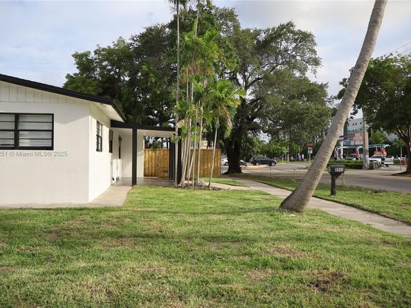 3955 SW 69th Ave, Miami FL 33155