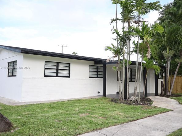 3955 SW 69th Ave, Miami FL 33155
