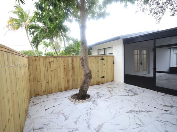 3955 SW 69th Ave, Miami FL 33155