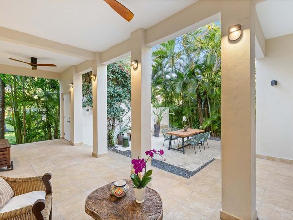 737 Alhambra Cir, Coral Gables FL 33134