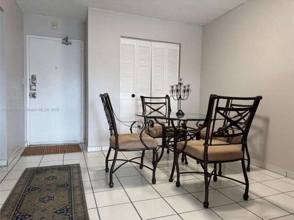 3522 NE 171st St 303, North Miami Beach FL 33160