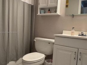 3522 NE 171st St 303, North Miami Beach FL 33160
