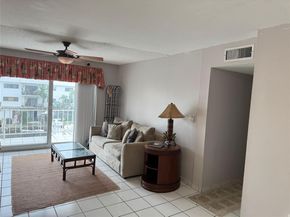 3522 NE 171st St 303, North Miami Beach FL 33160