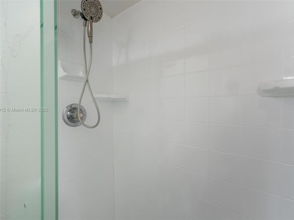 250 Layne Blvd 312, Hallandale Beach FL 33009