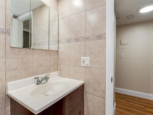 250 Layne Blvd 312, Hallandale Beach FL 33009