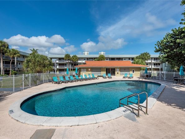 250 Layne Blvd 312, Hallandale Beach FL 33009