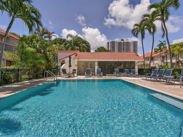 21150 Jib Ct J11, Aventura FL 33180
