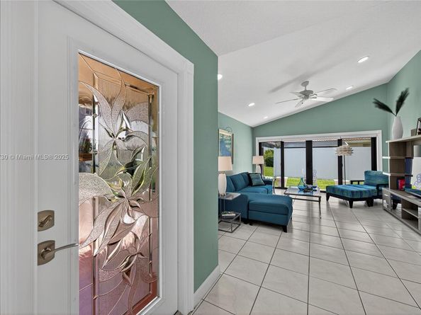 21150 Jib Ct J11, Aventura FL 33180
