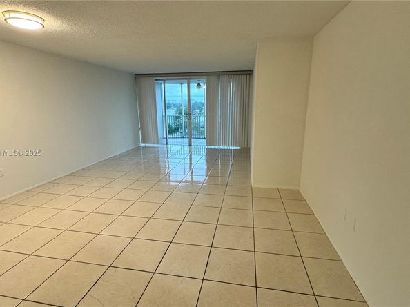 1780 NE 191st St 609, Miami FL 33179