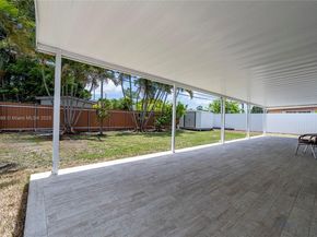 921 NW 30th Ct, Miami FL 33125