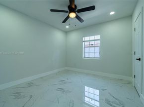 921 NW 30th Ct, Miami FL 33125