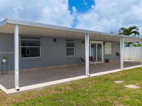921 NW 30th Ct, Miami FL 33125