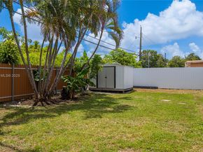 921 NW 30th Ct, Miami FL 33125