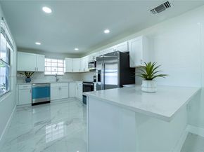 921 NW 30th Ct, Miami FL 33125
