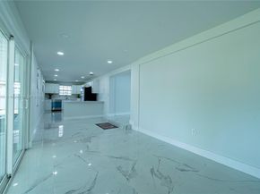 921 NW 30th Ct, Miami FL 33125