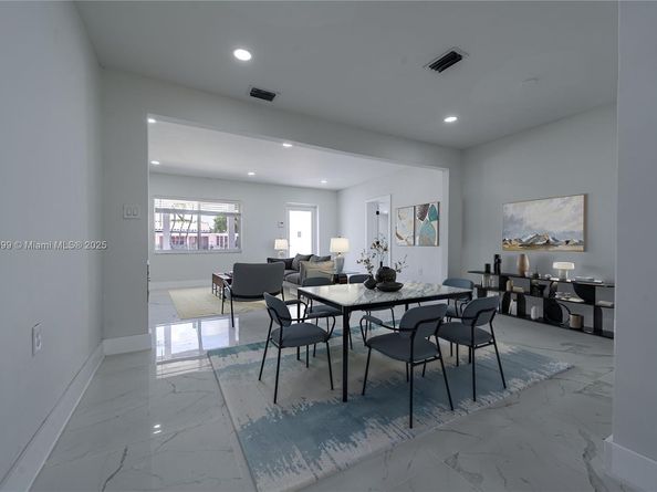 921 NW 30th Ct, Miami FL 33125