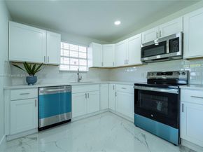 921 NW 30th Ct, Miami FL 33125