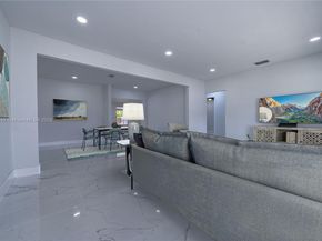 921 NW 30th Ct, Miami FL 33125