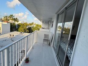 910 Michigan Ave 505, Miami Beach FL 33139