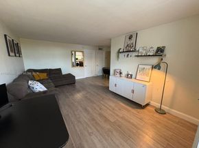 910 Michigan Ave 505, Miami Beach FL 33139