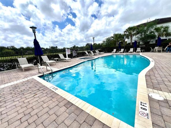 5946 Mustang Mnr, Davie FL 33314