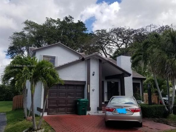 9535 SW 148th Ave Cir E, Miami FL 33196