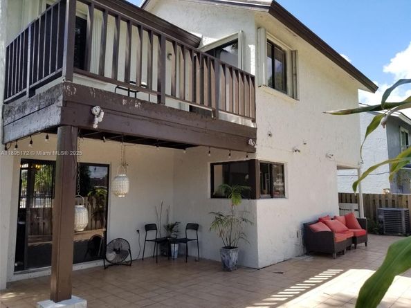 9535 SW 148th Ave Cir E, Miami FL 33196