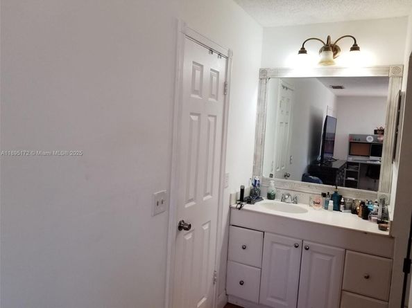 9535 SW 148th Ave Cir E, Miami FL 33196