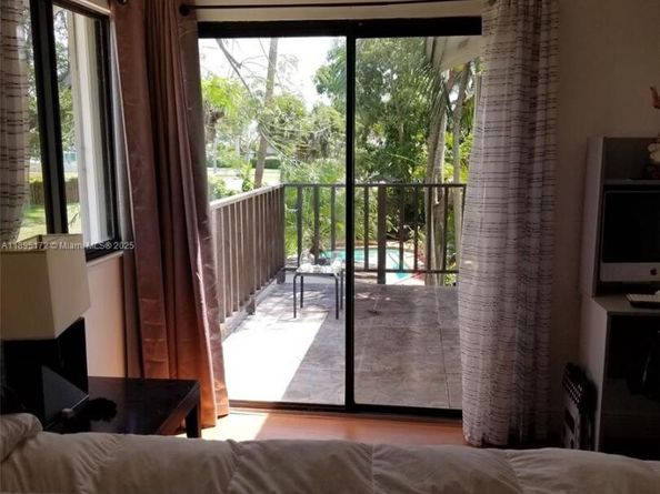 9535 SW 148th Ave Cir E, Miami FL 33196