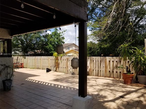 9535 SW 148th Ave Cir E, Miami FL 33196
