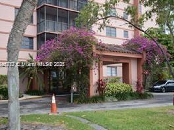 20850 San Simeon Way 3095, Miami FL 33179