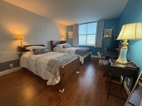 427 Golden Isles Dr 9G, Hallandale Beach FL 33009