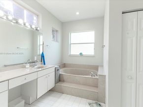 4074 SW 140th Ave, Davie FL 33330