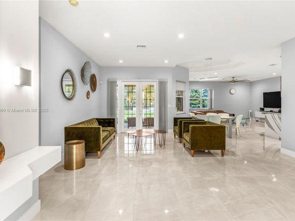4074 SW 140th Ave, Davie FL 33330