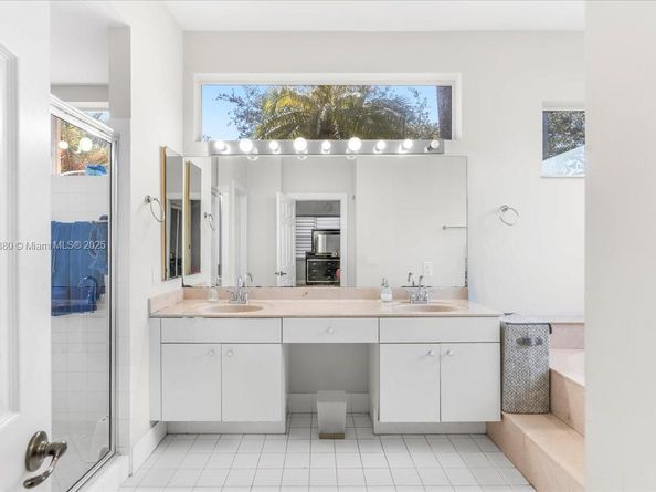 4074 SW 140th Ave, Davie FL 33330