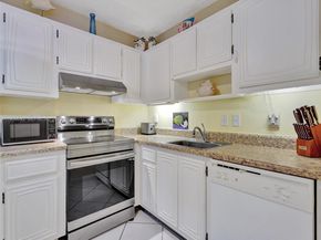 2861 Somerset Dr 211, Lauderdale Lakes FL 33311