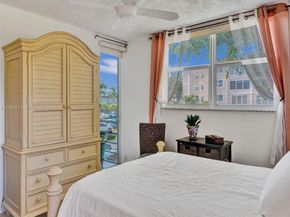 2861 Somerset Dr 211, Lauderdale Lakes FL 33311