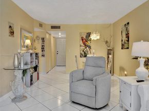 2861 Somerset Dr 211, Lauderdale Lakes FL 33311