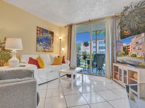 2861 Somerset Dr 211, Lauderdale Lakes FL 33311