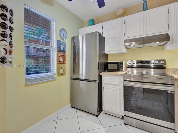 2861 Somerset Dr 211, Lauderdale Lakes FL 33311