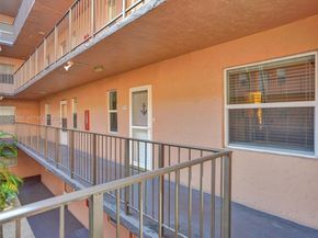 2861 Somerset Dr 211, Lauderdale Lakes FL 33311