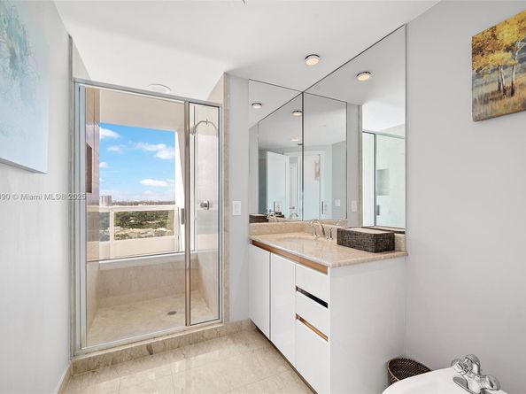 1643 Brickell Ave 1602, Miami FL 33129